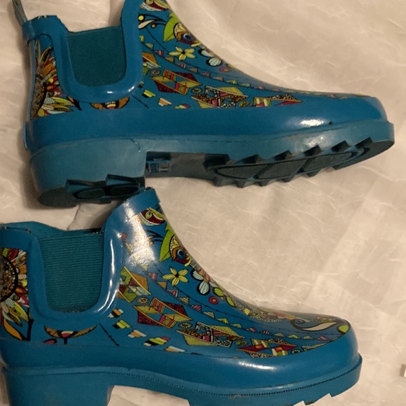 Sakroots short (ankle height) rain boots - Picture 8 of 12